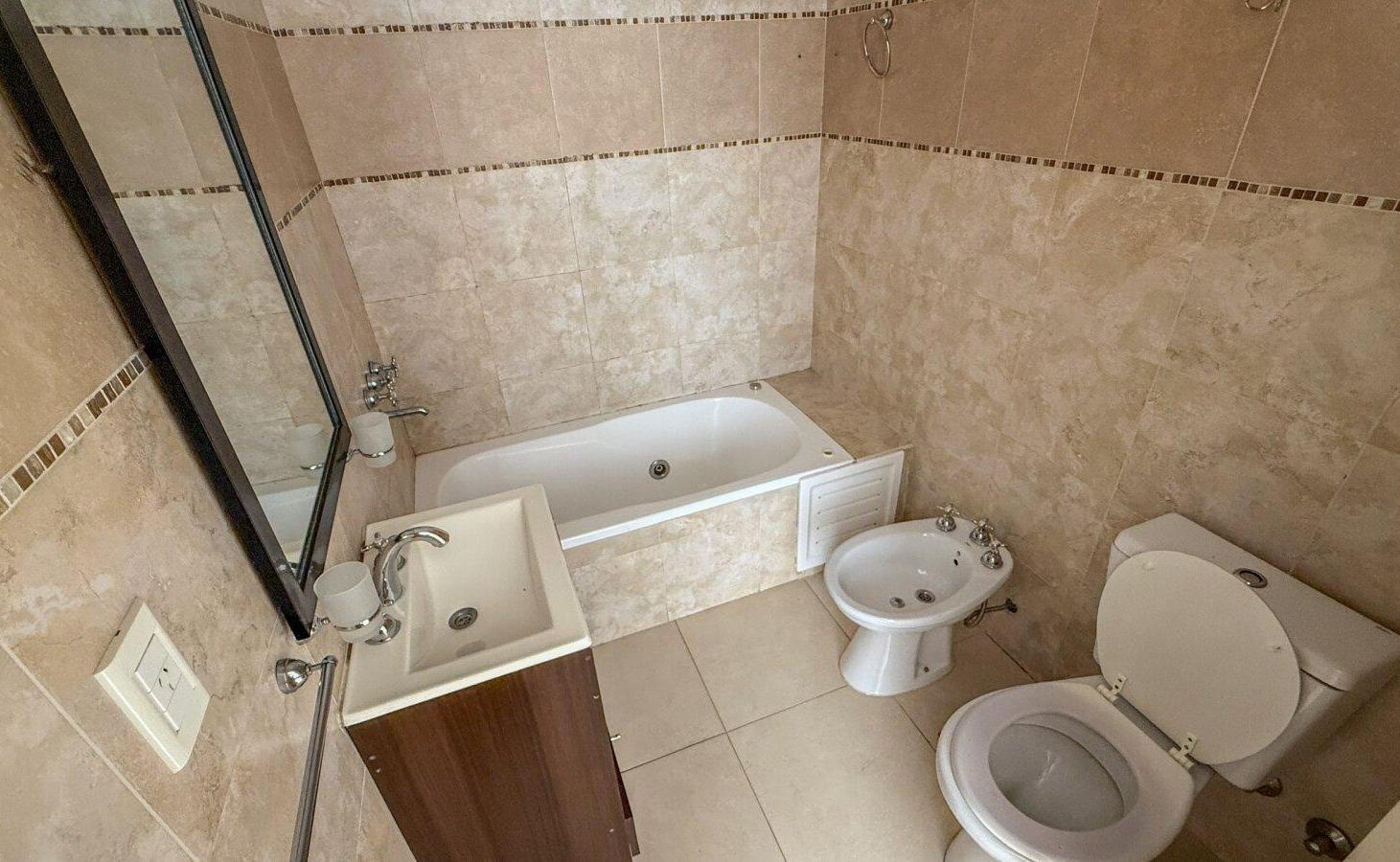 Foto de Venta Departamento 2 amb c/ balcon/cochera - Morón, imagen 4