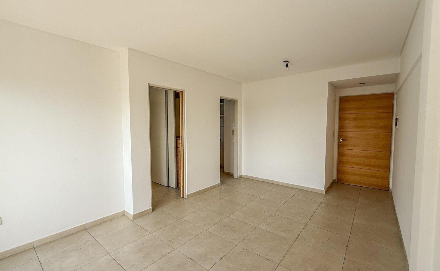 Foto de Venta Departamento 2 amb c/ balcon/cochera - Morón, imagen 1