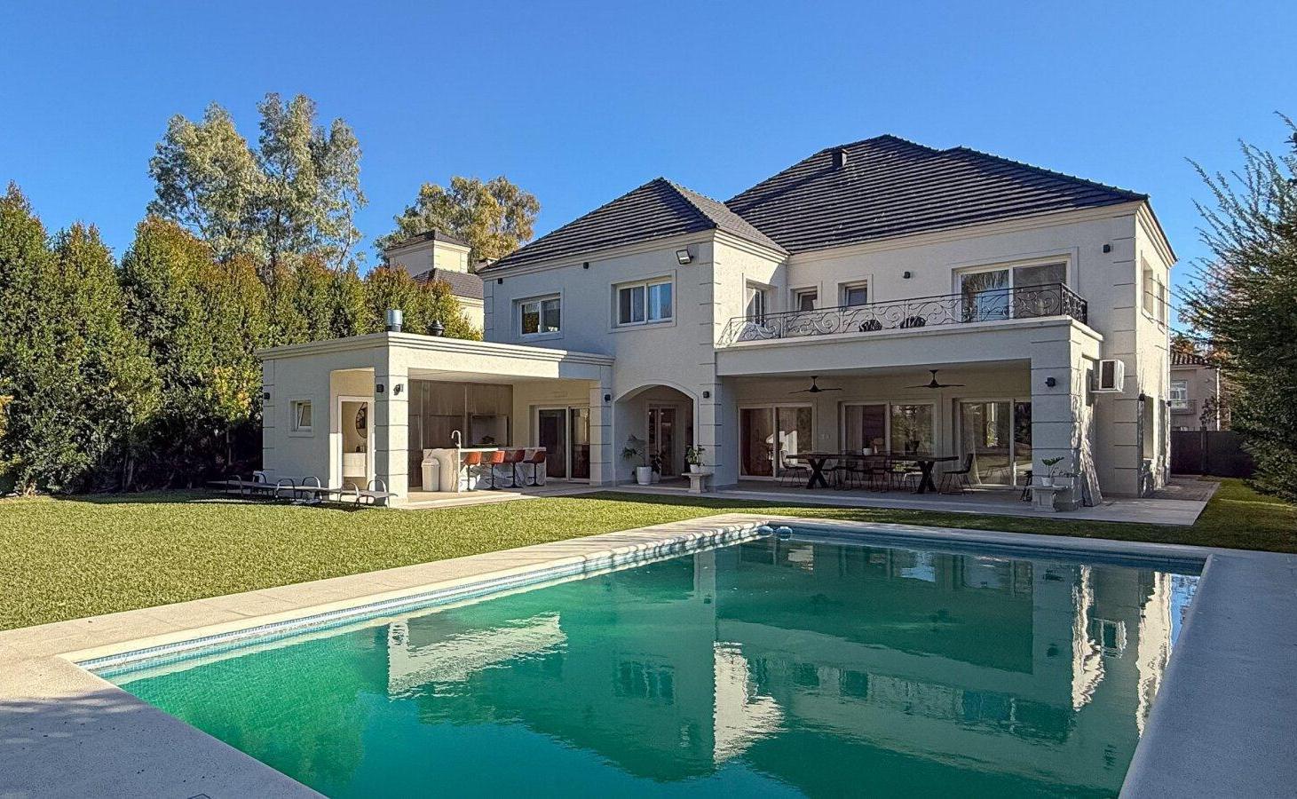 Foto de CASA EN VENTA, DISEÑO, TECNOLOGIA Y EQUIPAMIENTO OPCIONAL, imagen 2