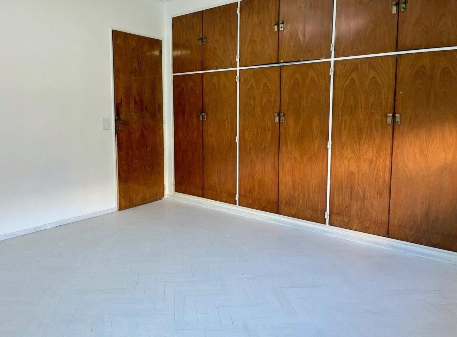 Foto de VENTA DEPTO. EN CABALLITO -4 AMB. RECICLADO C/ BALCON AL FRENTE, imagen 2
