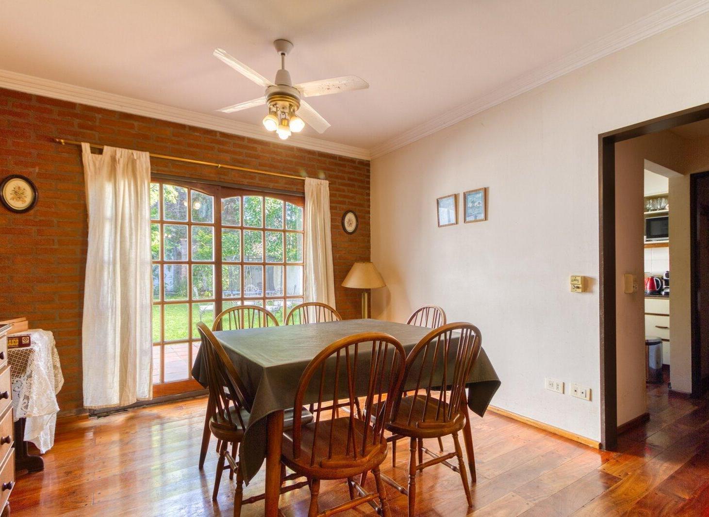 Foto de VENTA | CASA | OLIVOS | 4 DORMITORIOS Y PLAYROOM. JARDIN De 180m2, imagen 3