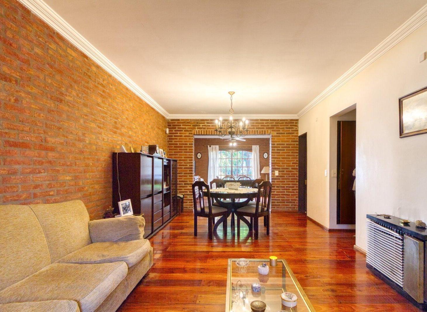 Foto de VENTA | CASA | OLIVOS | 4 DORMITORIOS Y PLAYROOM. JARDIN De 180m2, imagen 1