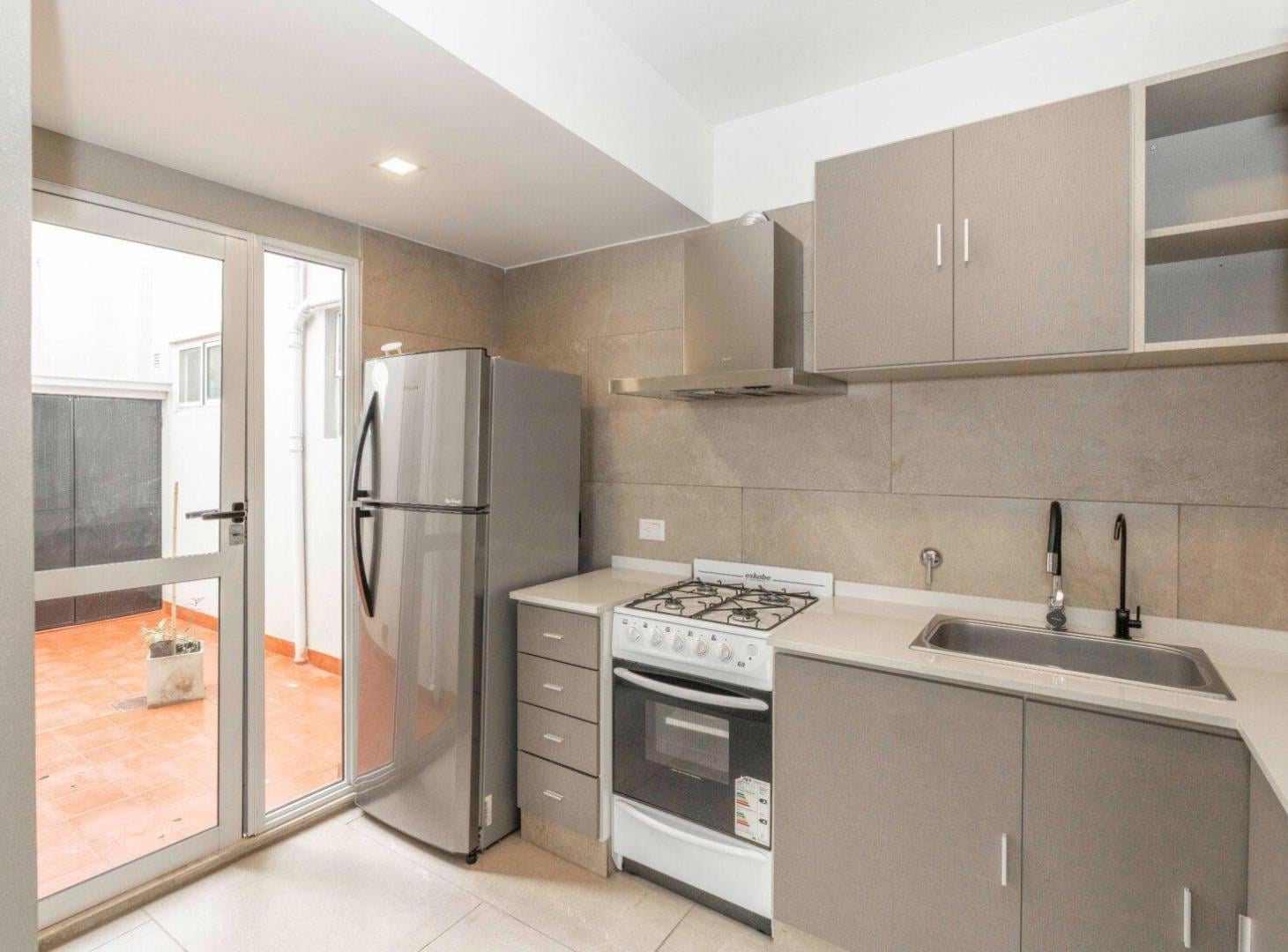 Foto de Venta 3 amb reciclado a nuevo con patio y balcón, imagen 2