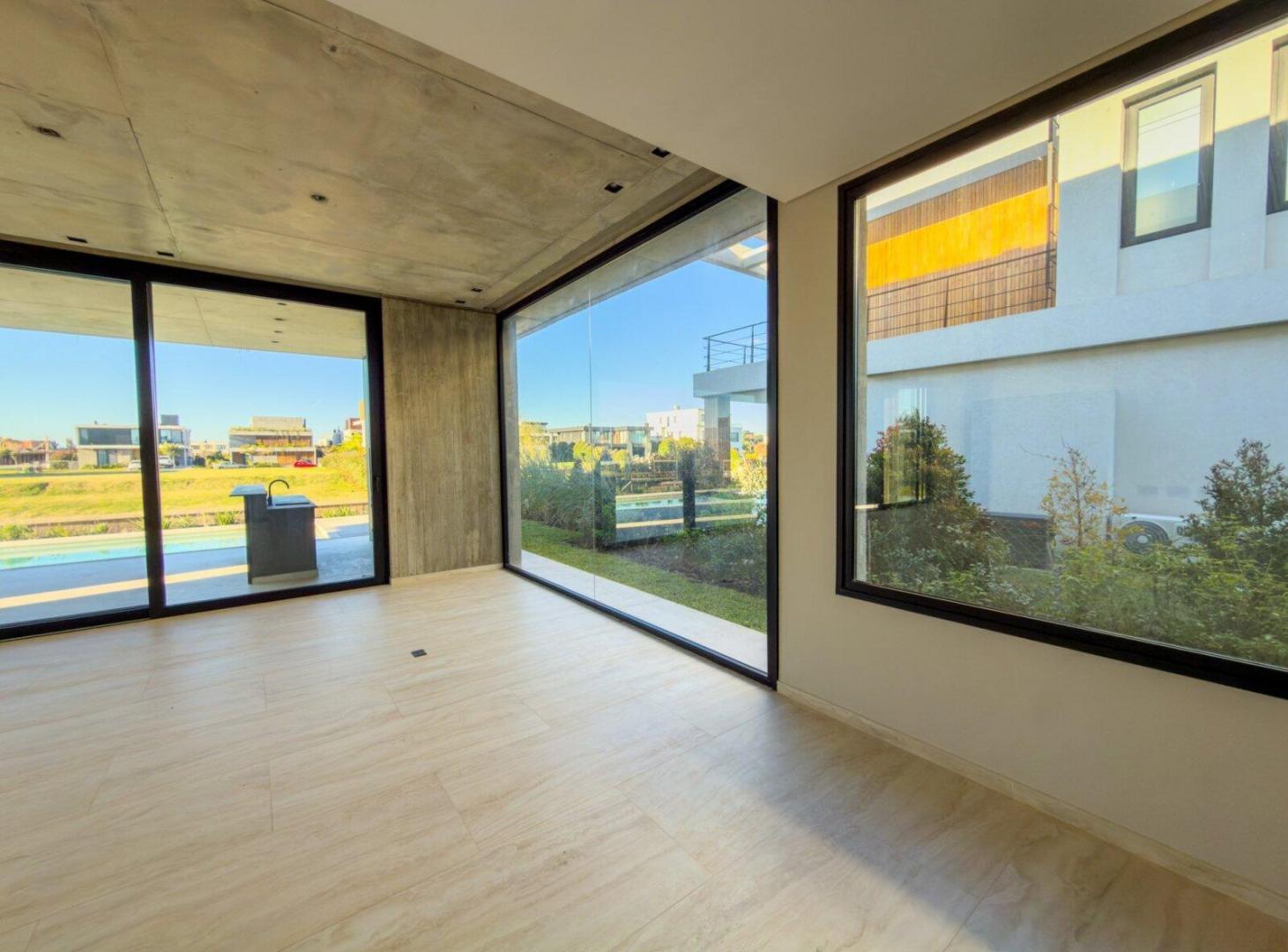 Foto de VENTA CASA 7 AMB. EN EL YACHT CON AMARRA PROPIA, imagen 4