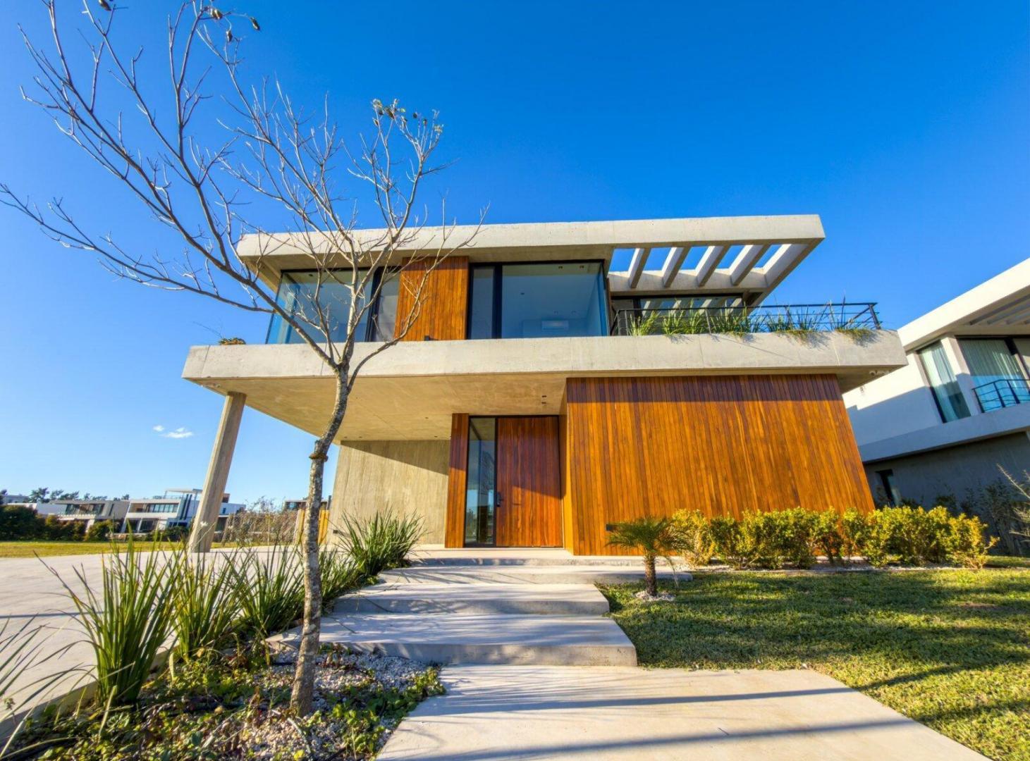 Foto de VENTA CASA 7 AMB. EN EL YACHT CON AMARRA PROPIA, imagen 5