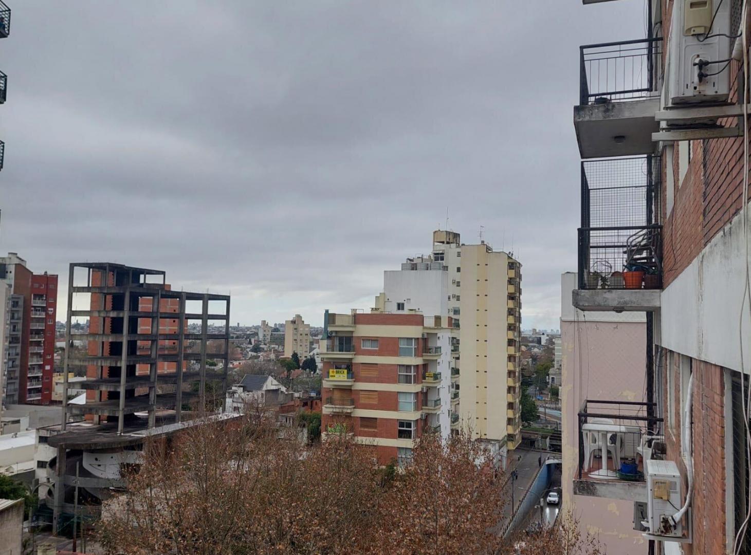 Foto de 3 AMBIENTES EN LANÚS CENTRO! | CON COCHERA Y APTO CRÉDITO, imagen 1