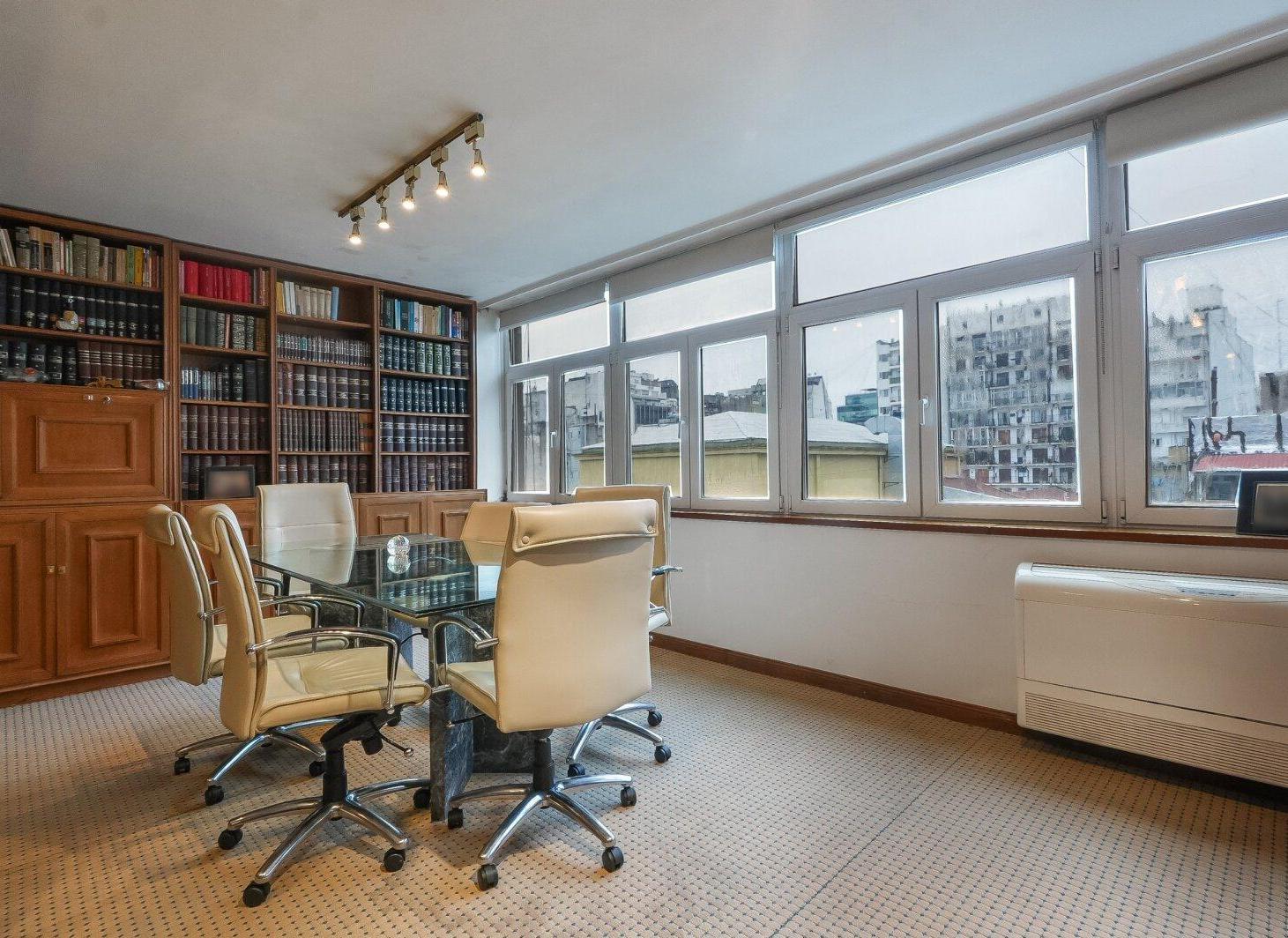 Foto de Venta Oficina de Categoría Muy Luminosa -Tribunales, imagen 2