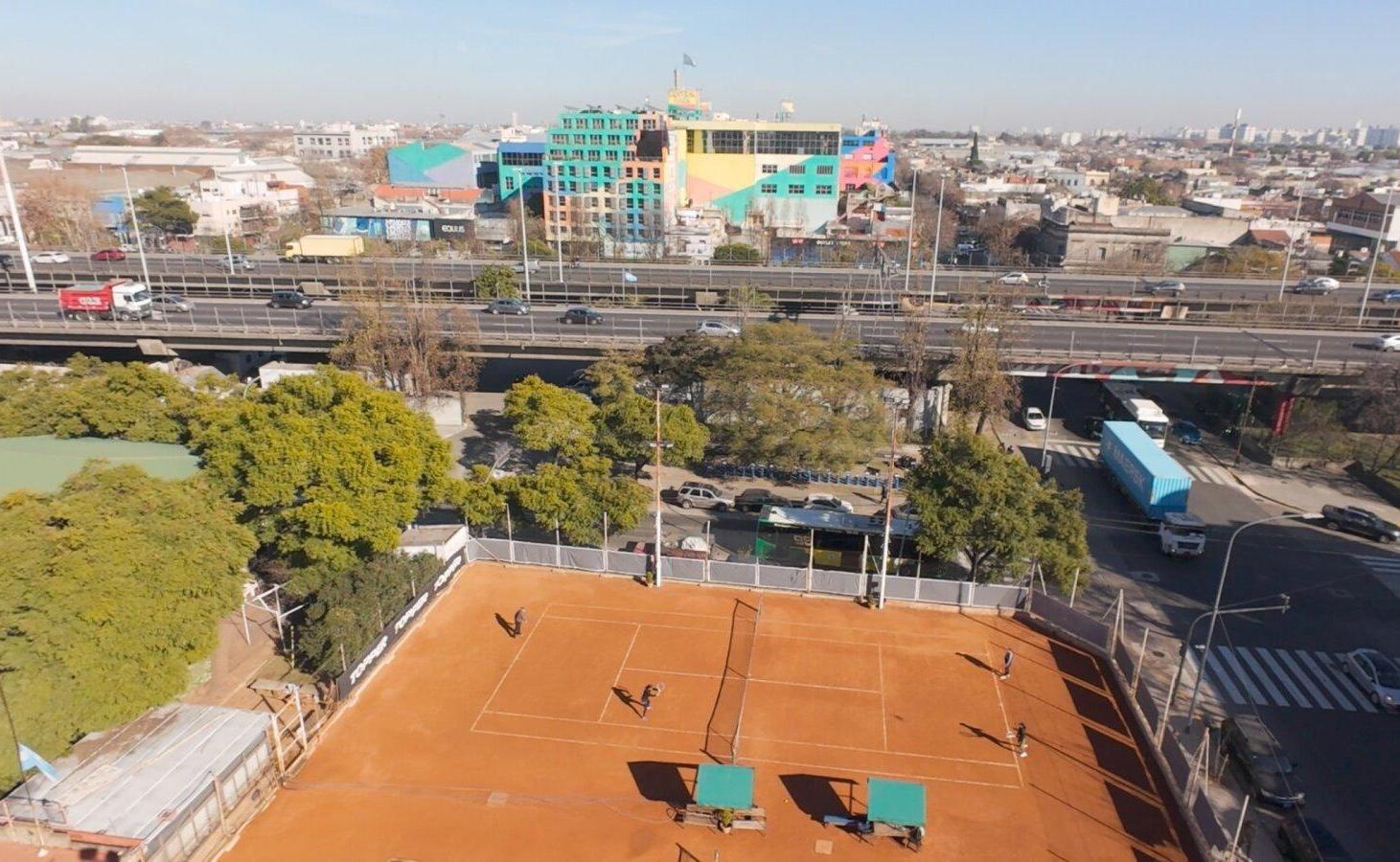 Foto de Lote en Barracas 224 m² FOT 3 Altura 31 m | PERMUTA, imagen 2