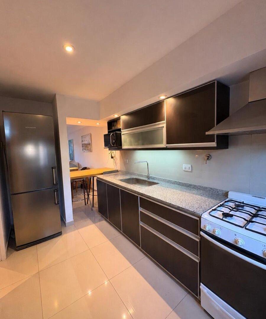 Foto de VENTA HERMOSO TRIPLEX 5 AMBIENTES 4 BAÑOS Y COCHERA OLIVOS, imagen 5