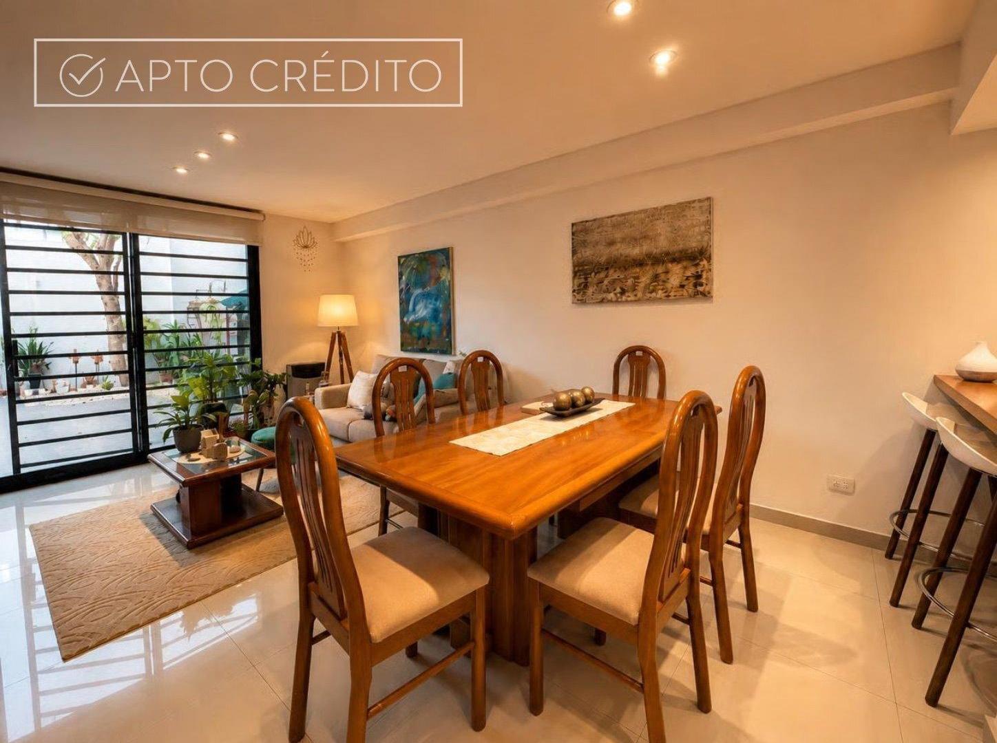 Foto de VENTA HERMOSO TRIPLEX 5 AMBIENTES 4 BAÑOS Y COCHERA OLIVOS, imagen 1