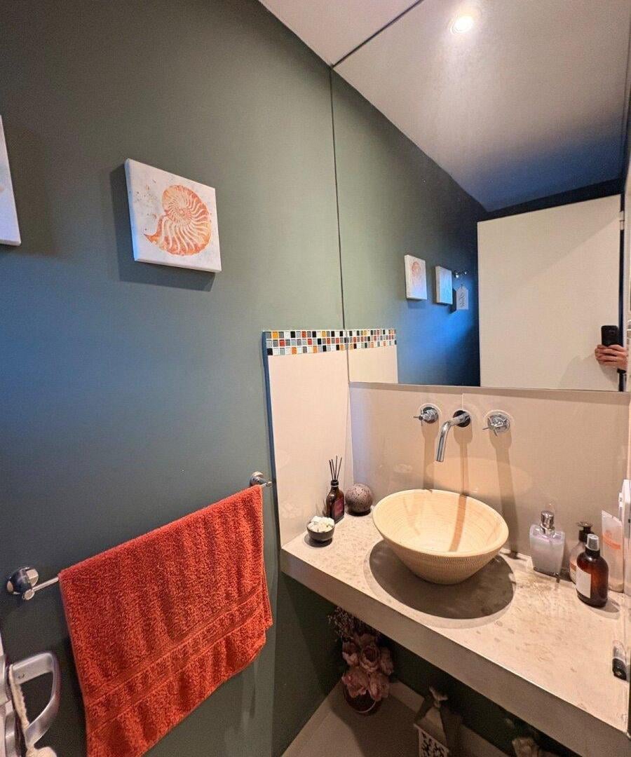 Foto de VENTA HERMOSO TRIPLEX 5 AMBIENTES 4 BAÑOS Y COCHERA OLIVOS, imagen 2