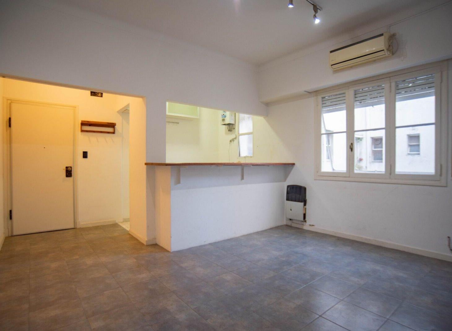 Foto de Venta de 2 Ambientes Luminoso y Tranquilo en Zona Residencial - Villa, imagen 1