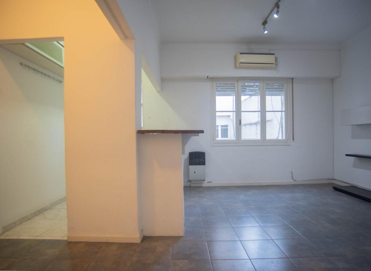 Foto de Venta de 2 Ambientes Luminoso y Tranquilo en Zona Residencial - Villa, imagen 3