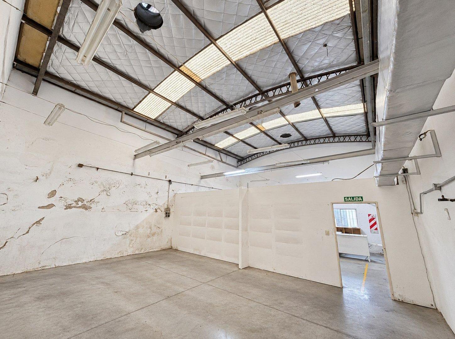 Foto de ALQUILER ESPECTACULAR GALPÓN CON DEPÓSITO, ÁREA DE PRODUCCIÓN, SHOWROOM, imagen 3