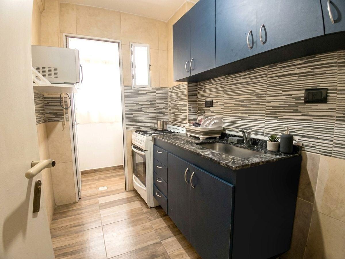 Foto de VENTA - BELGRANO CHICO – 2 AMBIENTES LUMINOSO CON COCINA Y LAVADERO, imagen 2