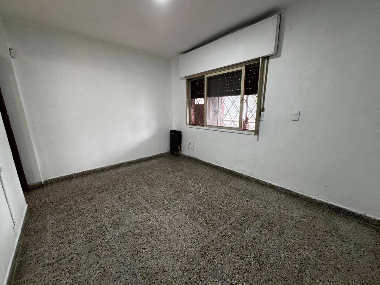 Foto de VENTA CASA 3 AMB CON PATIO LANUS OESTE, imagen 5