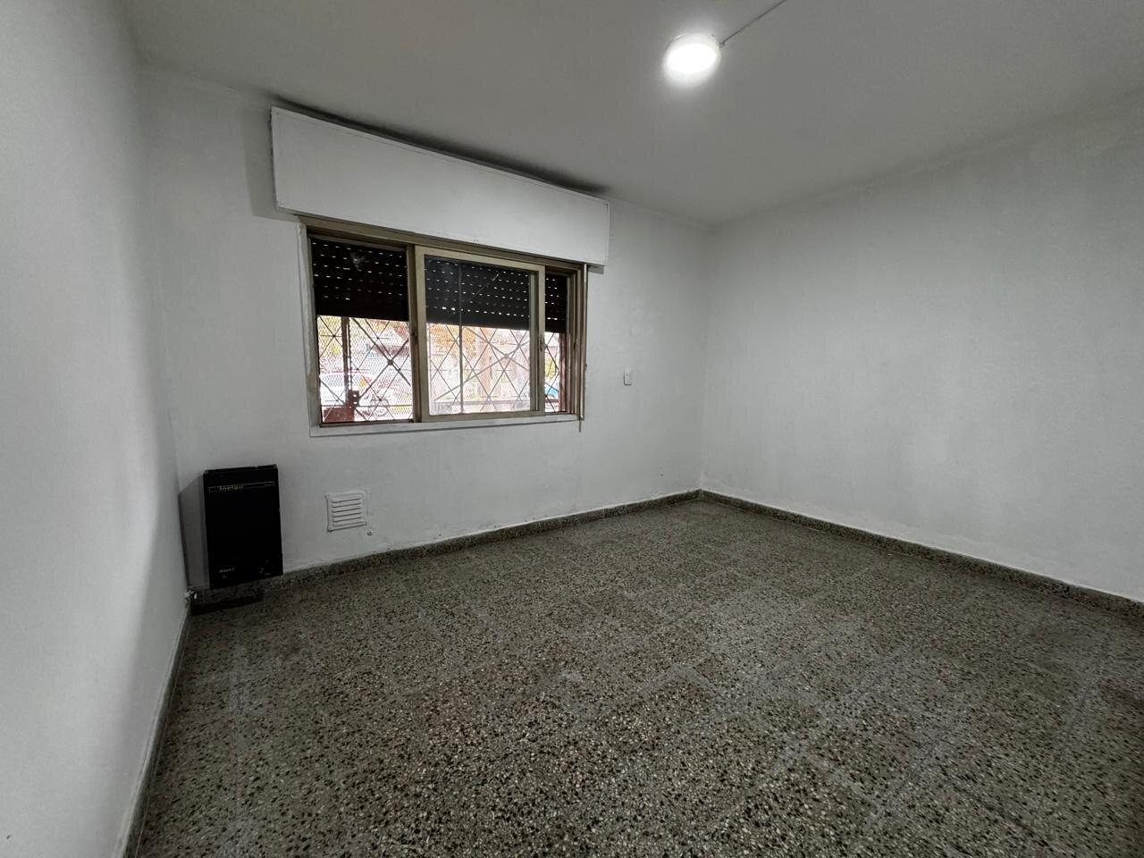 Foto de VENTA CASA 3 AMB CON PATIO LANUS OESTE, imagen 4