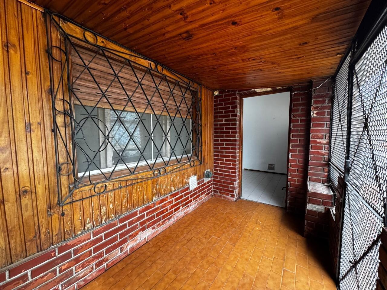 Foto de VENTA CASA 3 AMB CON PATIO LANUS OESTE, imagen 1