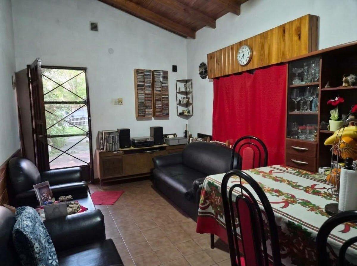 Foto de VENTA CASA EN ITUZAINGO 4 AMB CON PATIO, imagen 3