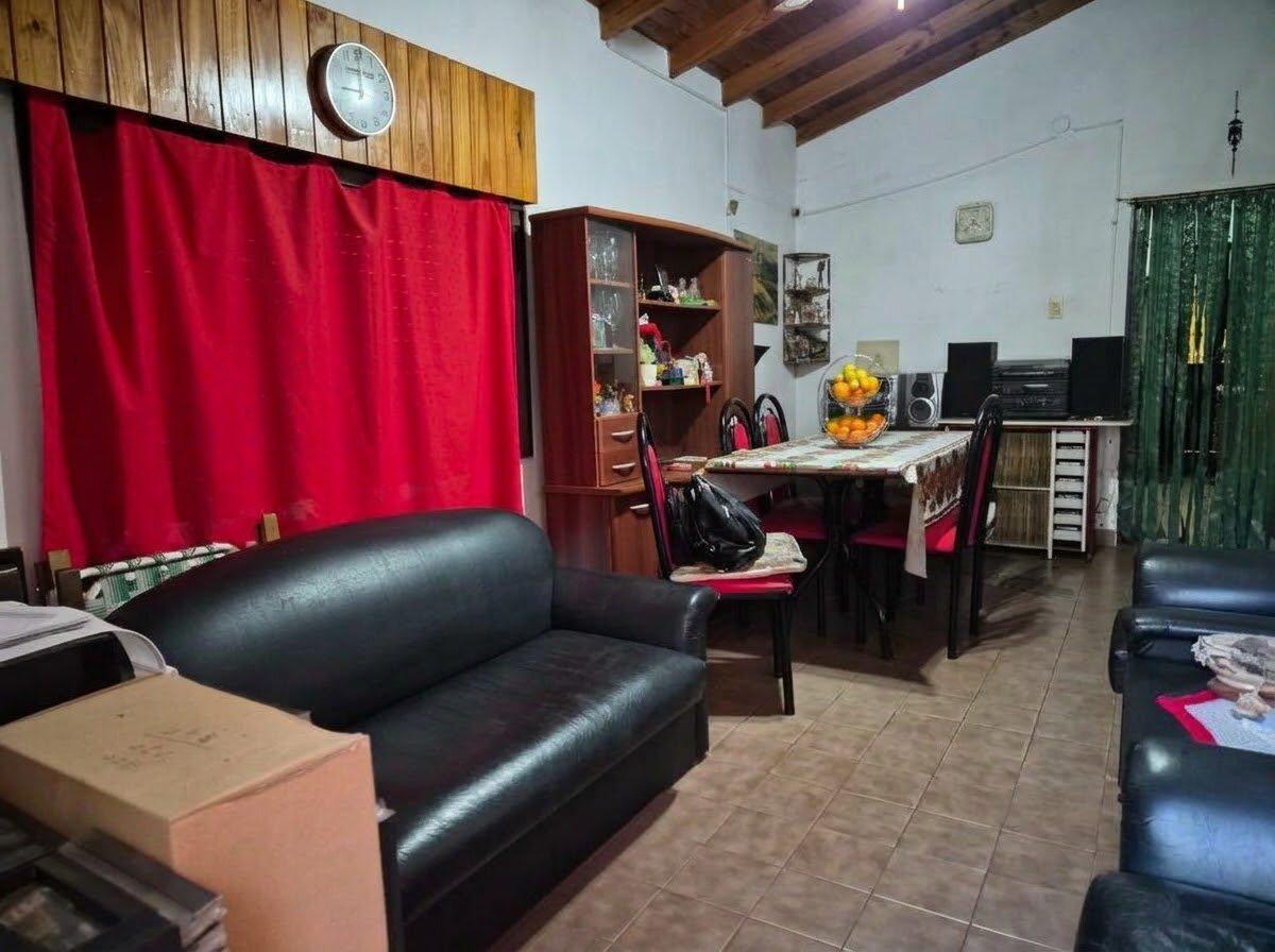 Foto de VENTA CASA EN ITUZAINGO 4 AMB CON PATIO, imagen 1