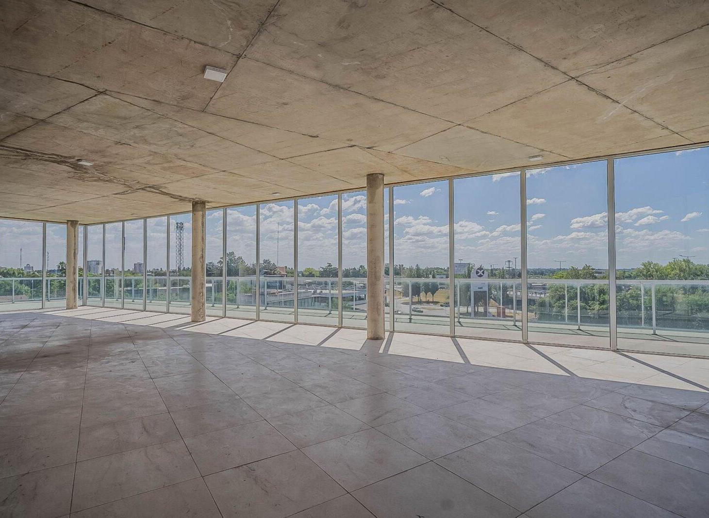 Foto de OFICINA EN ALQUILER CON 382 M² DE TERRAZA Y 4 COCHERAS | MEET PILAR, imagen 2