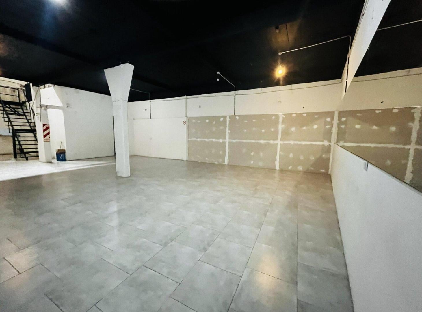 Foto de ALQUILER | AMPLIO LOCAL COMERCIAL, GALPÓN O DEPÓSITO – VILLA MAIPÚ, imagen 3