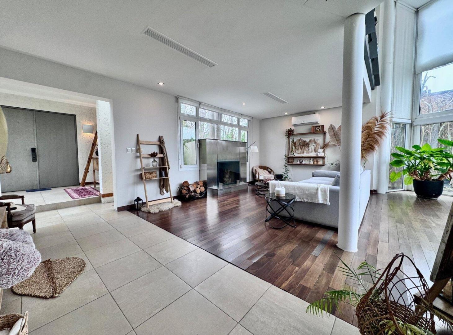 Foto de Importante casa en venta de 3 dormitorios con doble frente en Santa, imagen 3