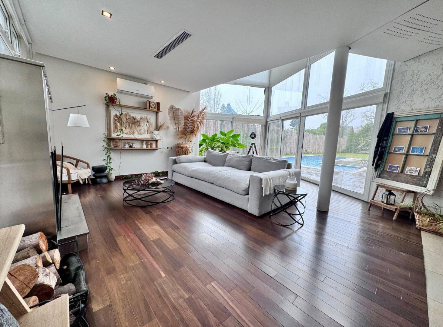Foto de Importante casa en venta de 3 dormitorios con doble frente en Santa, imagen 2