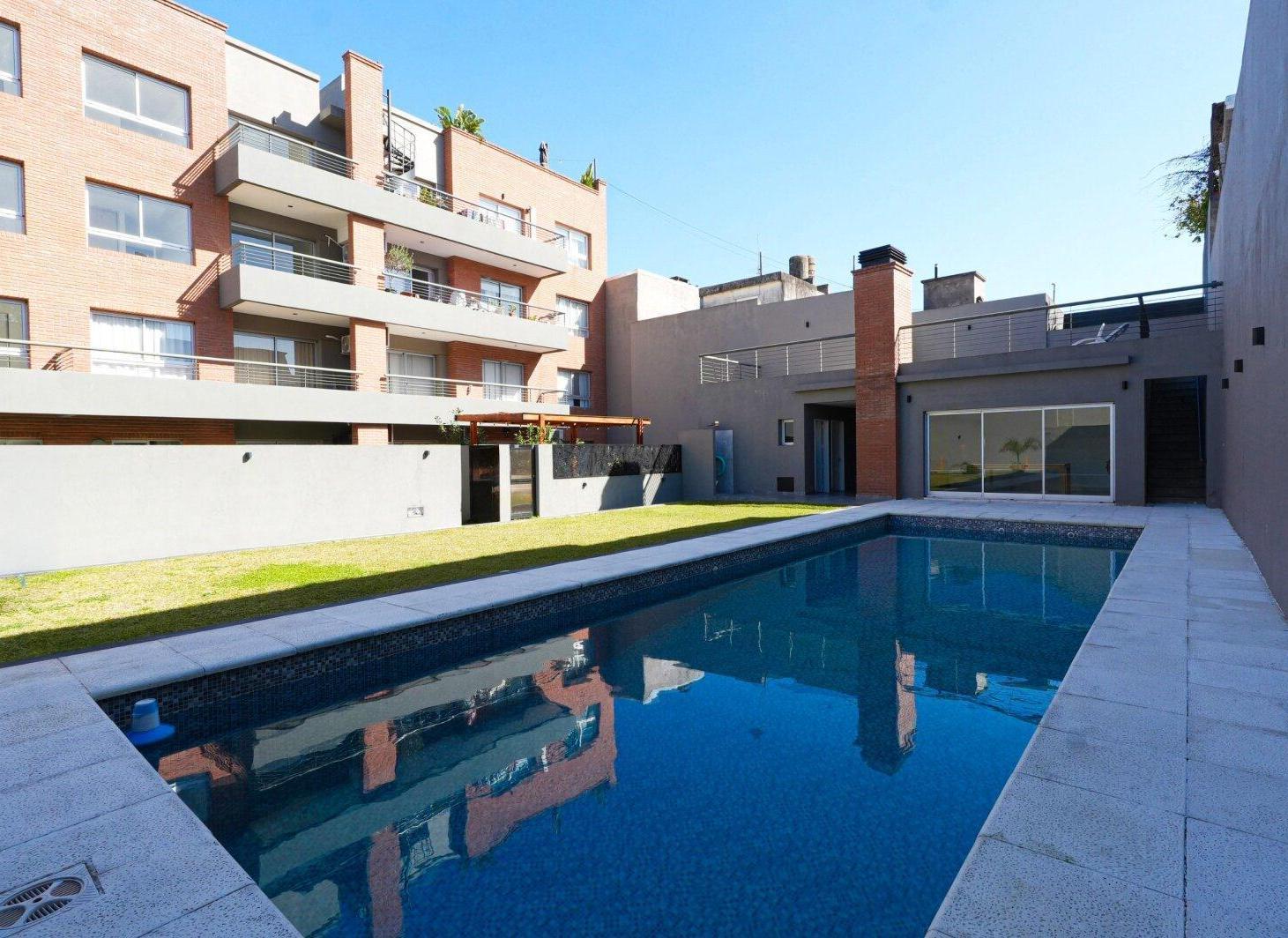 Foto de Exclusivo 3 ambientes con cochera y jardín privado de 88 m² con acceso, imagen 3