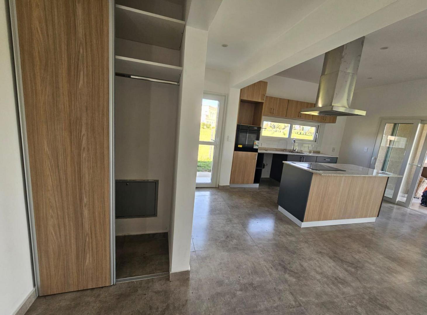 Foto de VENTA CASA 4 AMB CON JARDÍN Y PILETA EN SAN SEBASTIÁN, imagen 4