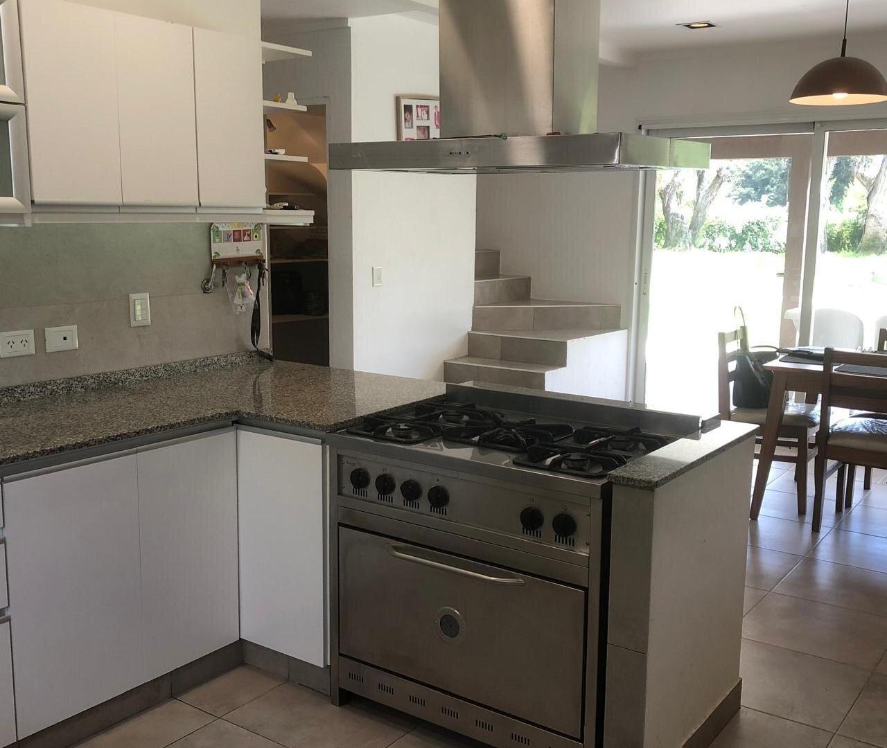 Foto de Venta Casa 8 amb/ piscina - Barrio El Zorzal - Pilar, imagen 3