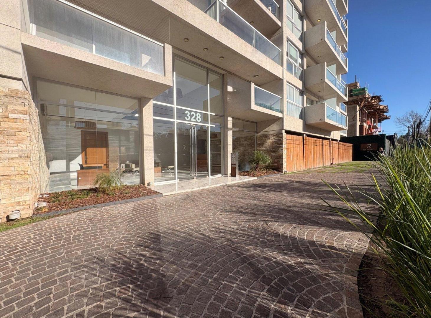 Foto de VENTA 3 AMB CON TERRAZA PROPIA 2 COCHERAS BAULERA AMENITIES ITUZAINGO, imagen 5