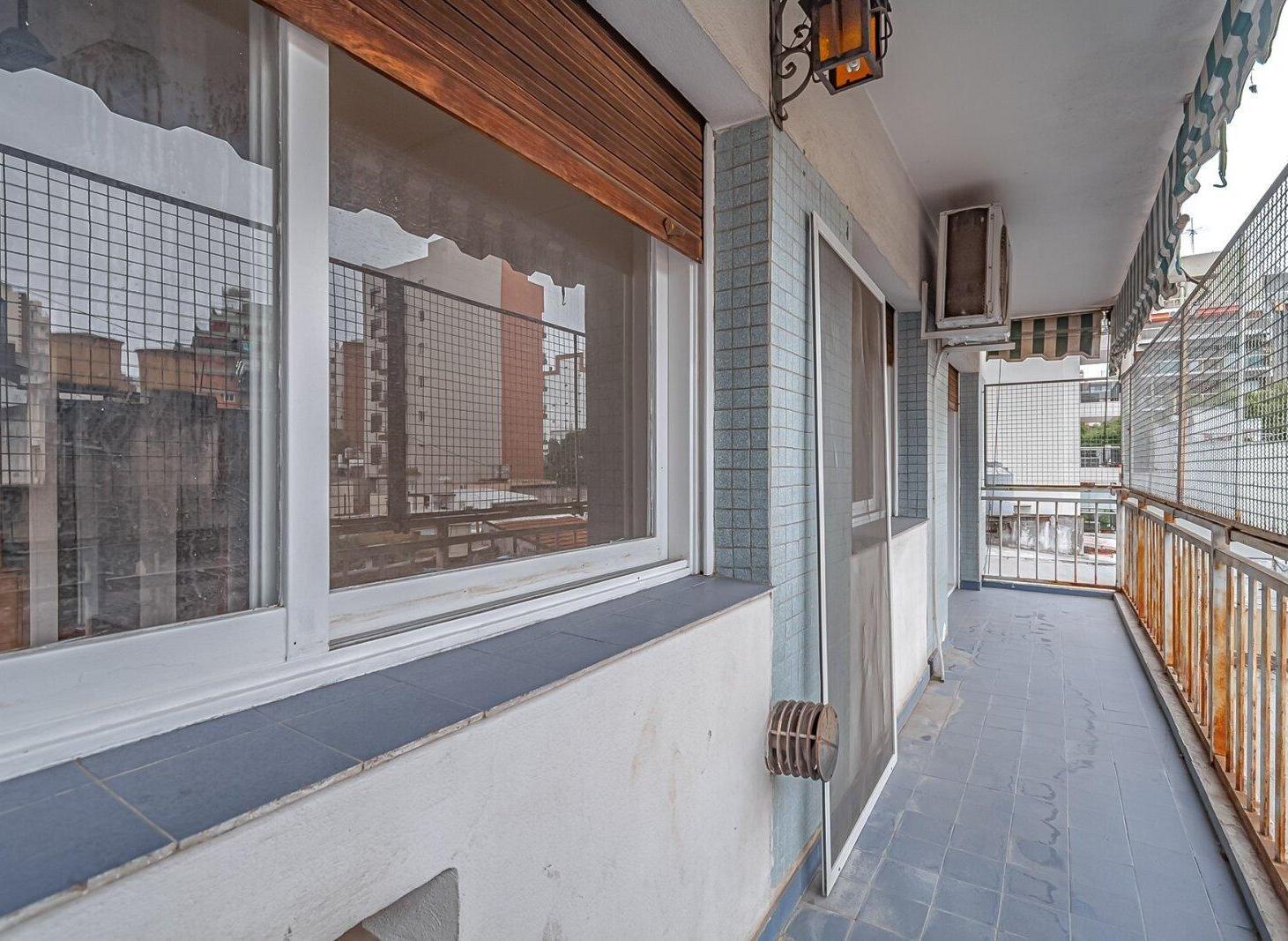 Foto de VENTA DEPARTAMENTO 4 AMBIENTES CON COCHERA EN CABALLITO, imagen 4
