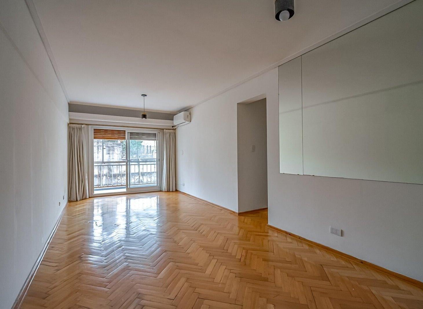 Foto de VENTA DEPARTAMENTO 4 AMBIENTES CON COCHERA EN CABALLITO, imagen 1