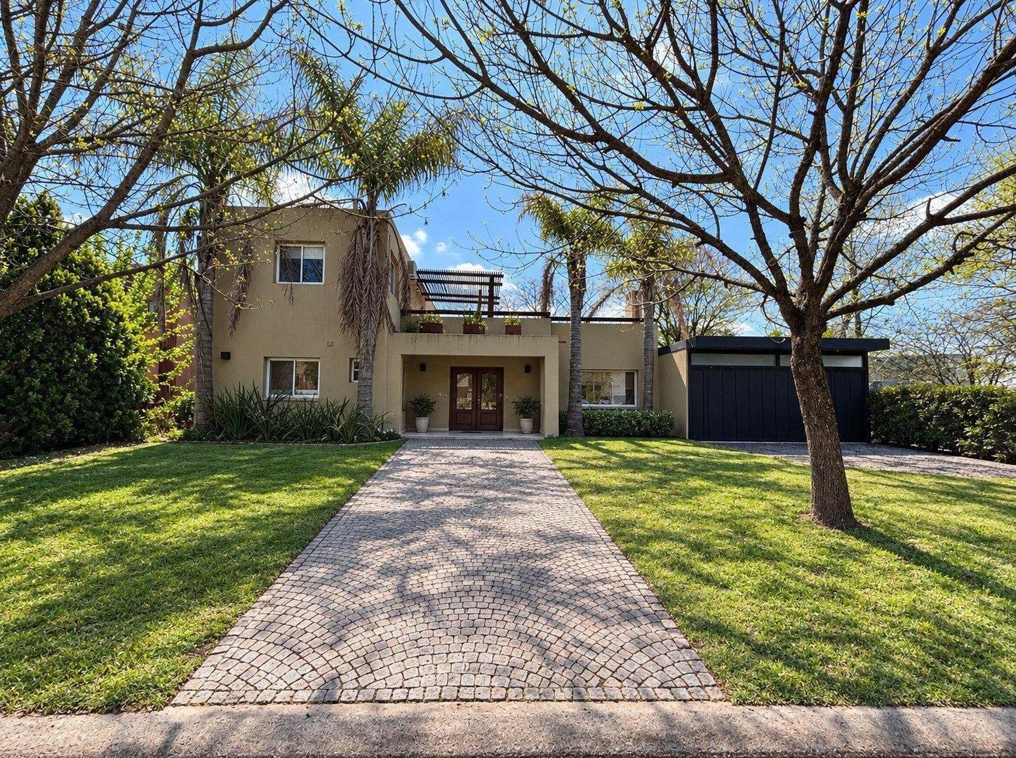 Foto de Venta casa 5 ambientes Barrio San Isidro Labrador, imagen 2