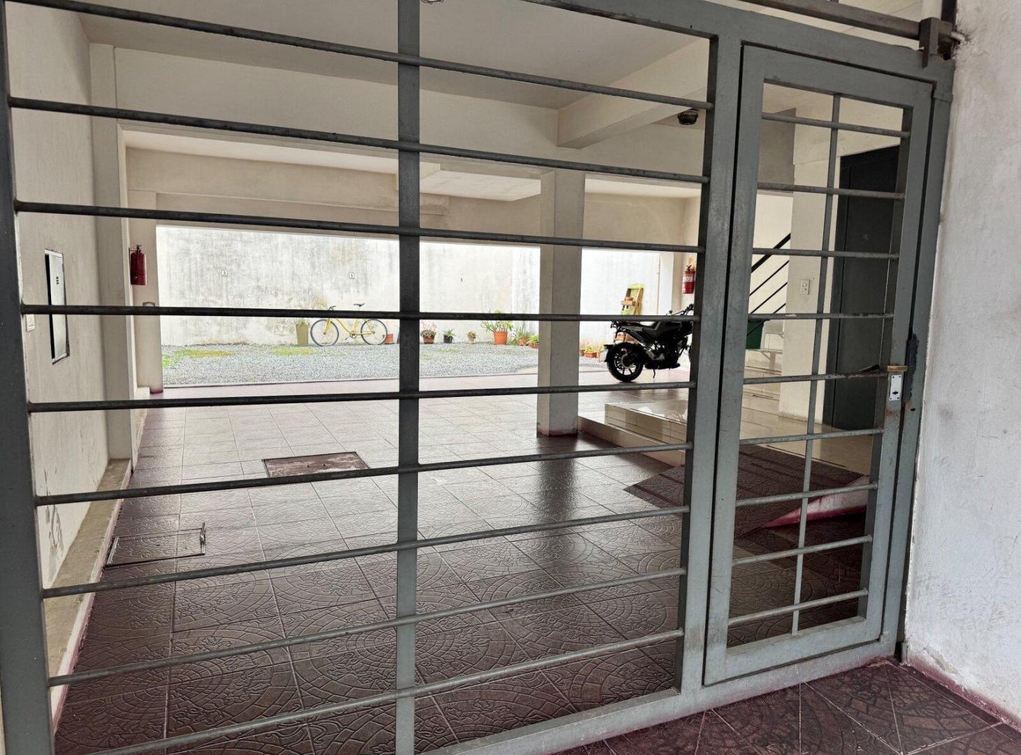 Foto de VENTA DEPTO SAN FERNANDO 2 AMB C/COCHERA/BALCON Y BAULERA BAJAS EXPENSAS, imagen 2