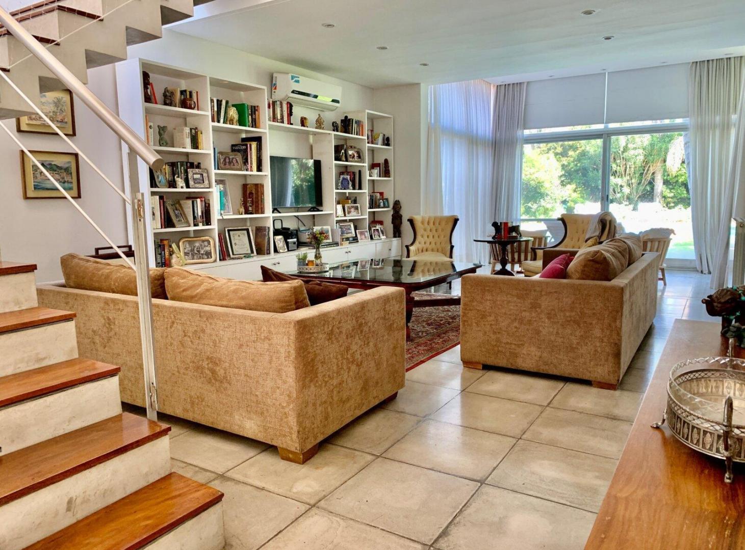 Foto de Excelente casa de amplios ambientes y 5 dormitorios en Santa Barbara, imagen 4