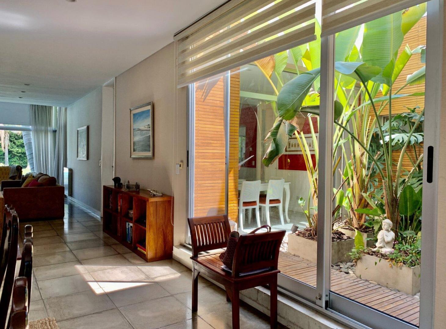 Foto de Excelente casa de amplios ambientes y 5 dormitorios en Santa Barbara, imagen 3