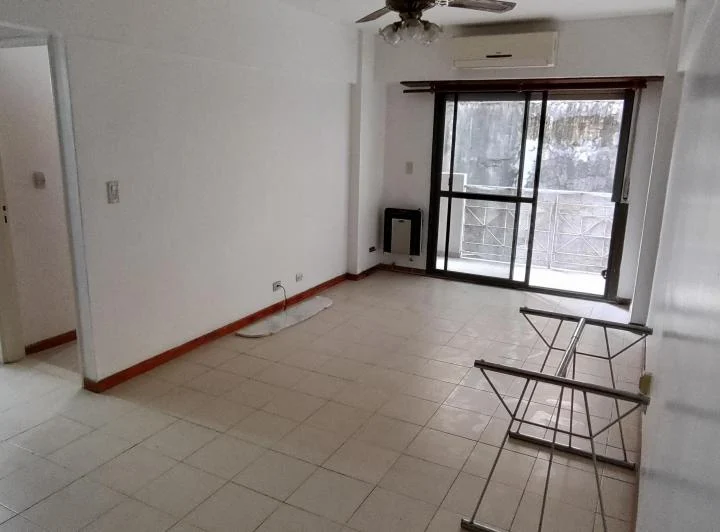 2 ambientes únicos al contrafrente con balcon, luminso y soleado! 2
