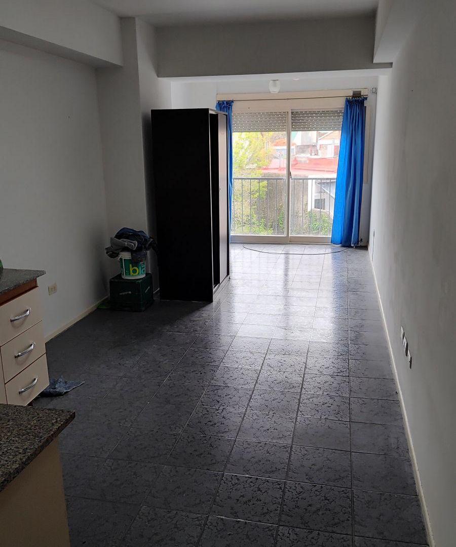 Foto de 1 Ambiente al contrafrente con balcon frances, muy luminoso!!, imagen 2