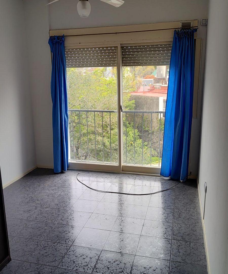 Foto de 1 Ambiente al contrafrente con balcon frances, muy luminoso!!, imagen 3