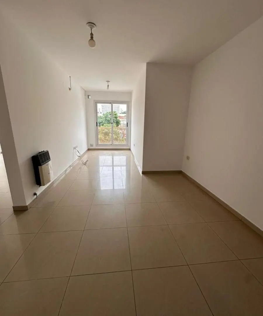 BARRIO GUEMES: MARCELO T. ALVEAR 728 - 1 dorm con balcón al frente 2