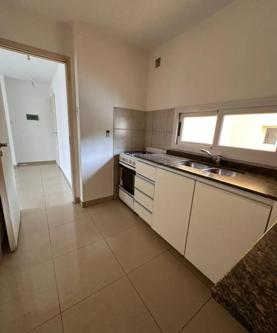 BARRIO GUEMES: MARCELO T. ALVEAR 728 - 1 dorm con balcón al frente 4