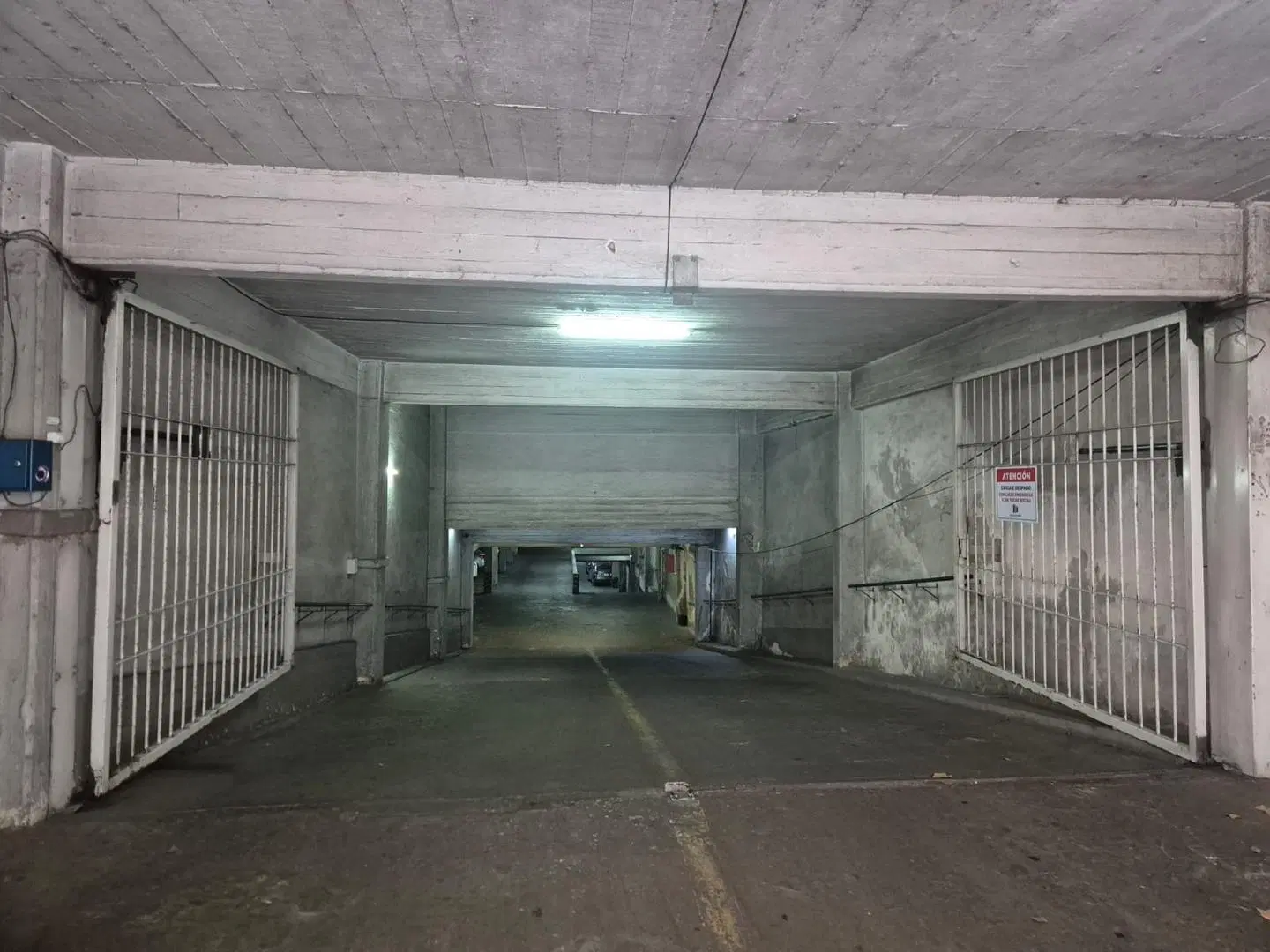 Cochera amplia en venta – Dorrego 661 | Seguridad 24 hs 1
