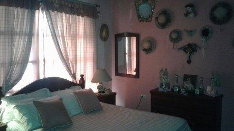 Casa en Venta Cond en Ituzaingo Norte 4