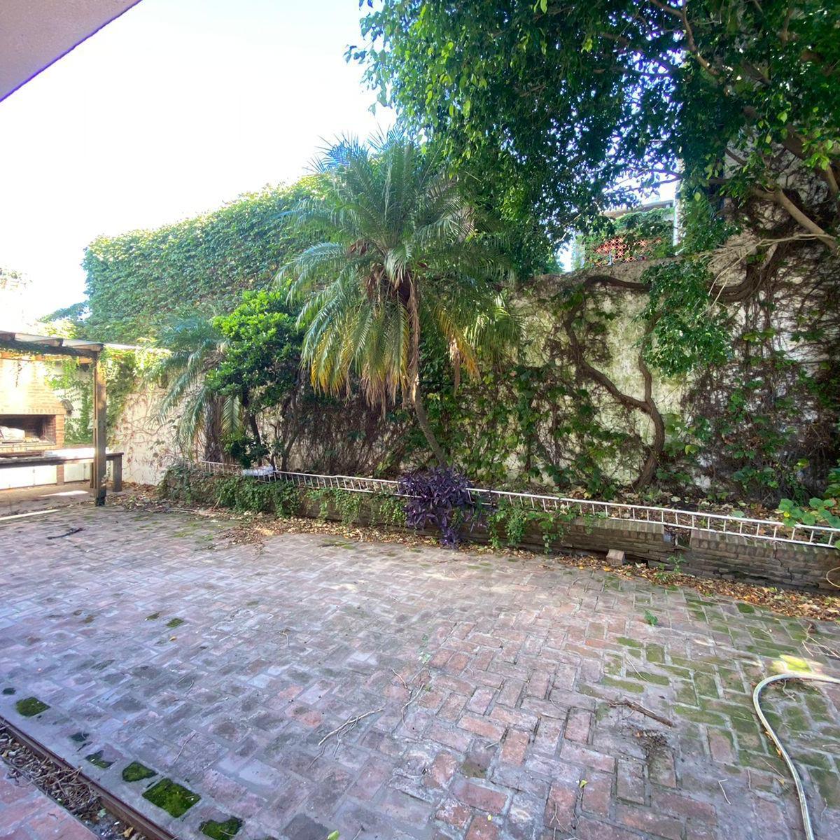 Casa de Estilo en Ituziangó Norte 2