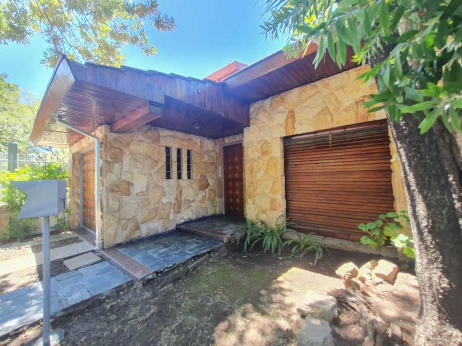 Chalet de excelente construcción en zona súper residencial de Castelar