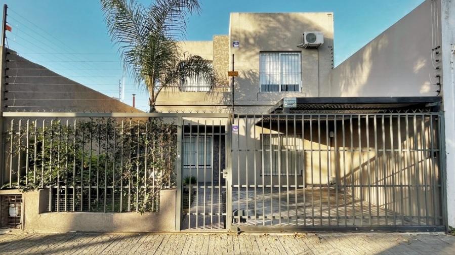 CASA MINIMALISTA EN ITUZAINGÓ NORTE