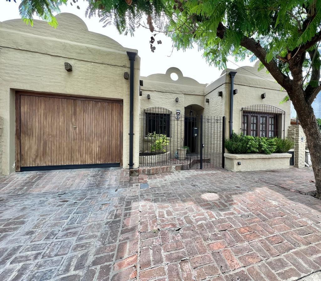 Excelente Casa con Salida a Dos Calles Ituzaingo Norte 4