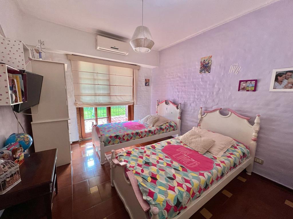 Excelente Casa con Salida a Dos Calles Ituzaingo Norte 5